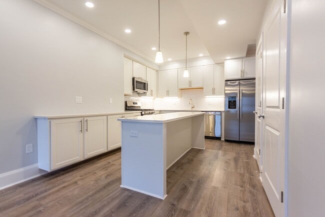 Building Photo - Modern 4-Bed, 2-Bath in Brighton | Parking... Rental