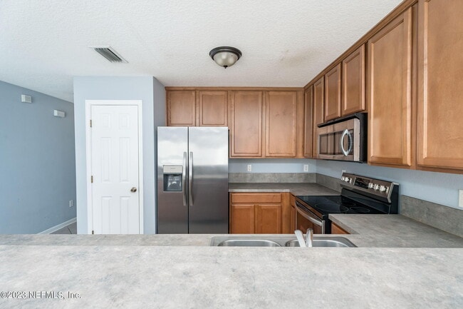 Photo - 822 Black Cherry Dr S