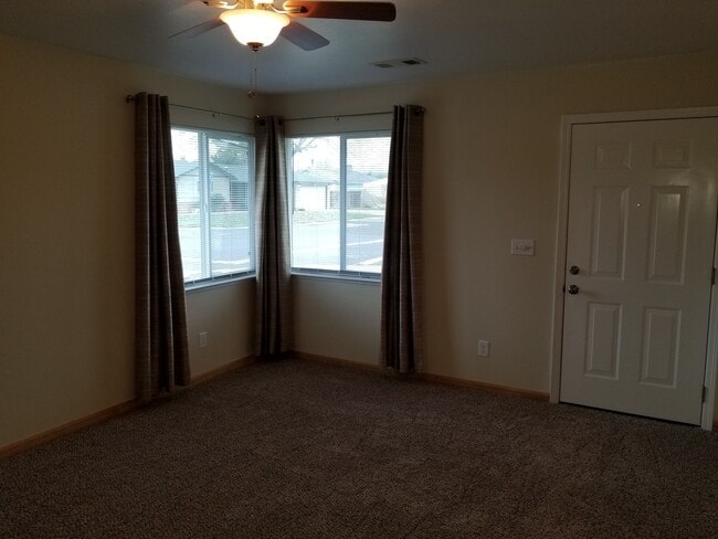 Photo - GREAT LOOKING 2BD / 1BTH DUPLEX W/ SPACIOUS BACKYARD!