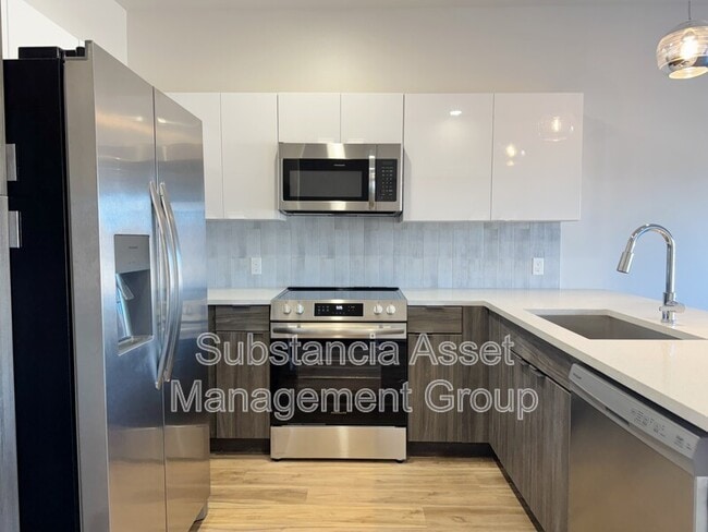 Photo - 1653 Midtown Pl