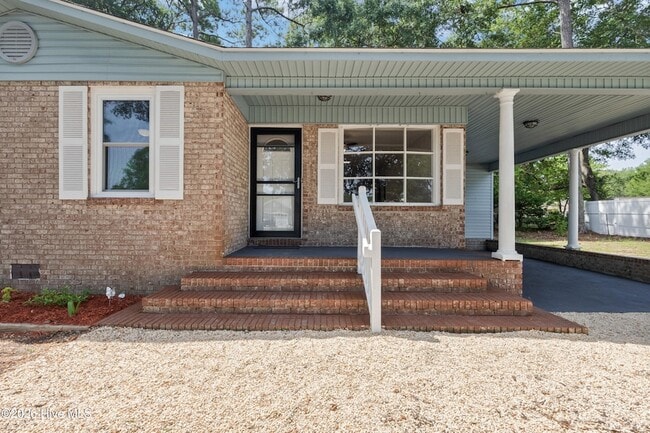 Photo - 1070 River Dr SW
