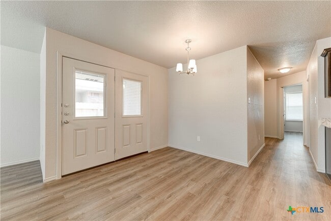 Photo - 119 Lost Trl