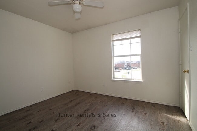Photo - 1710 Spring Rose Cir