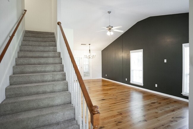 Photo - 537 Cedar Rock Dr