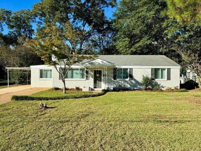 Building Photo - 2927 Brevard Ave