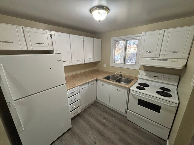 Photo - 325-325 Erb St. W Unit 22