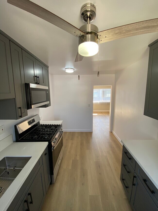 Kitchen - 1165 N Normandie Ave