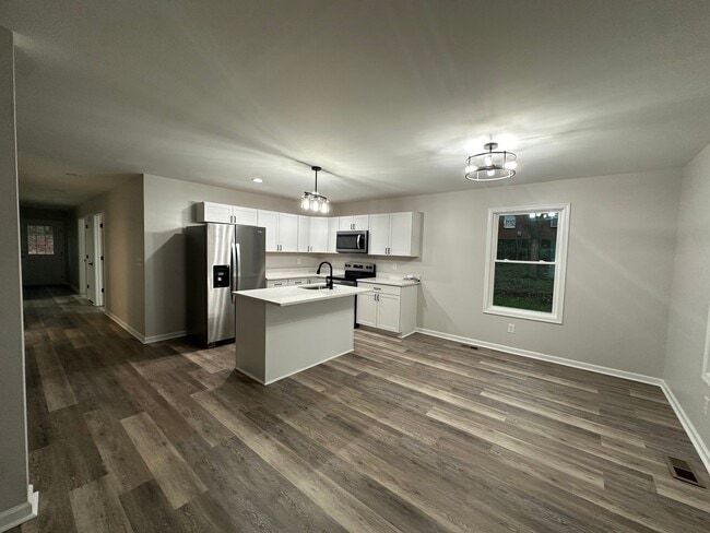 Building Photo - 1415 Floyd St