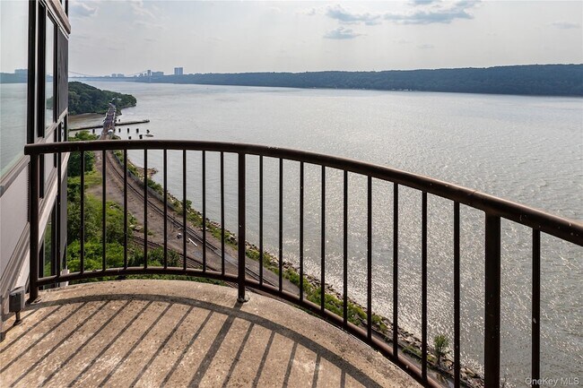 Photo - 2521 Palisade Ave Unit 11B