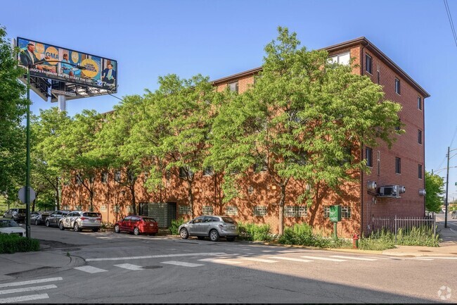Building Photo - 2453 S Archer Ave Unit 2Br 1Bath Condo for Rent