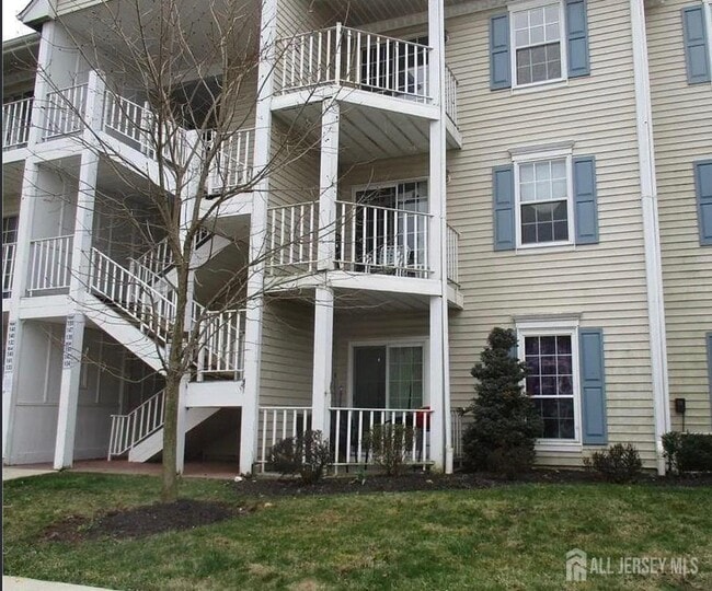 Photo - 139 Darwin Ln