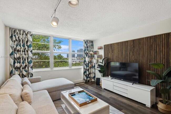 Photo - 1020 Meridian Ave Unit 403