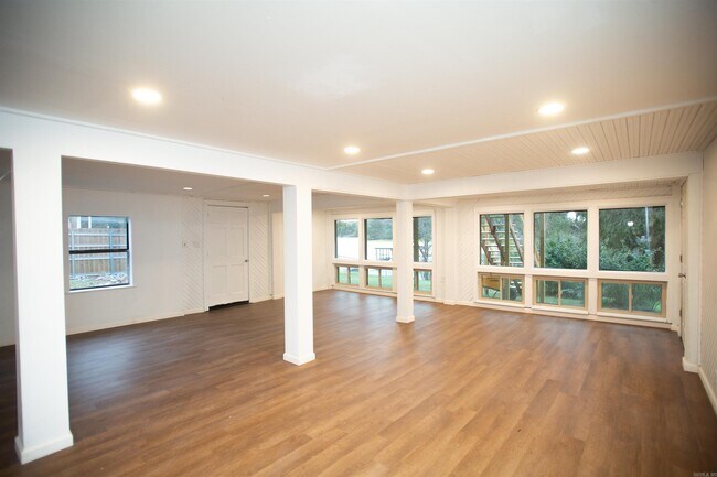 Photo - 13118 Old River Dr