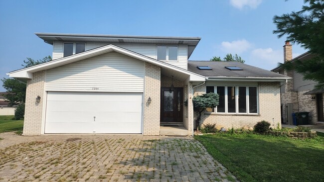 Building Photo - 7264 Skyline Dr Rental