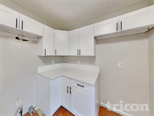 Photo - 5005 Hyacinth Ln