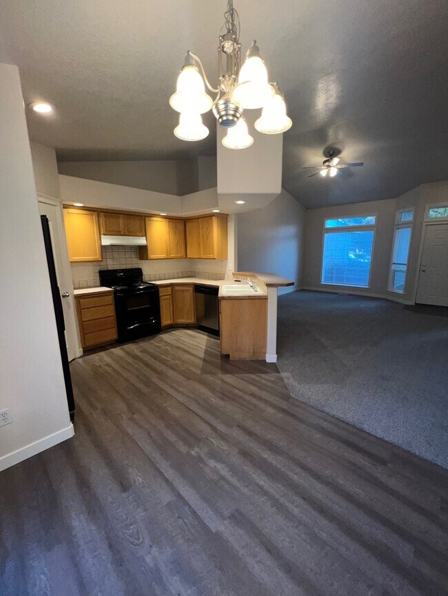 4 Bed 2 Bath in Meridian! With New Updates! House House Rental in