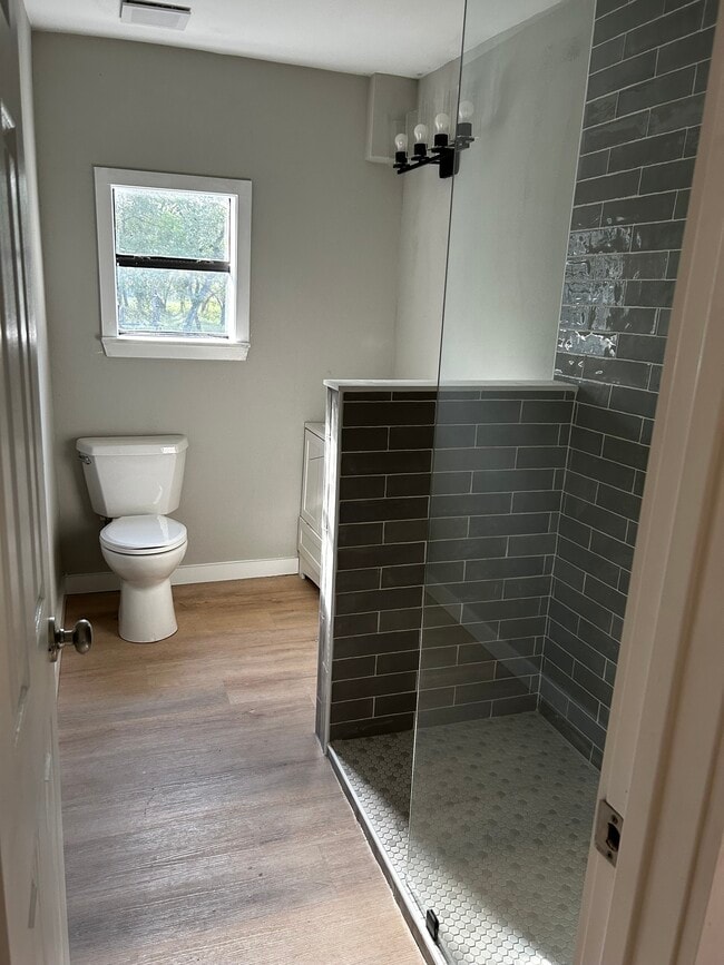 Photo - 6300 Hudson Bend Rd