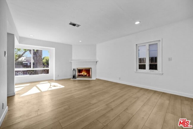Photo - 6254 Ben Ave