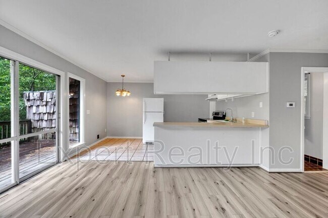 Photo - 3425 Mountainside Rd