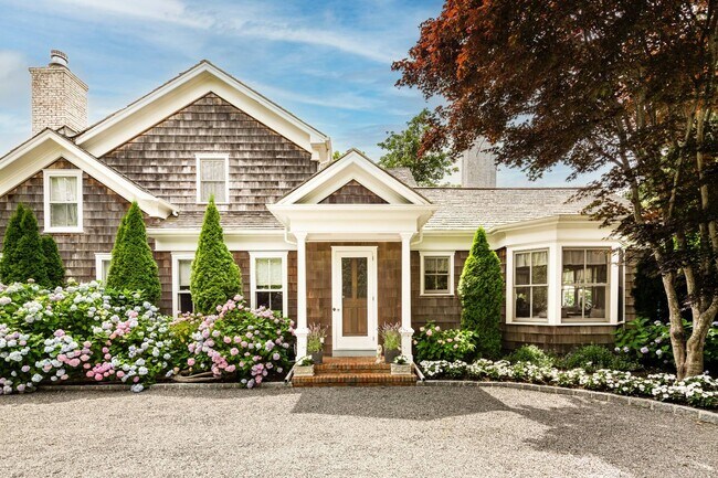 Photo - 135 Meeting House Ln