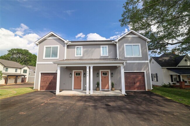 Photo - 506 Tarrant St