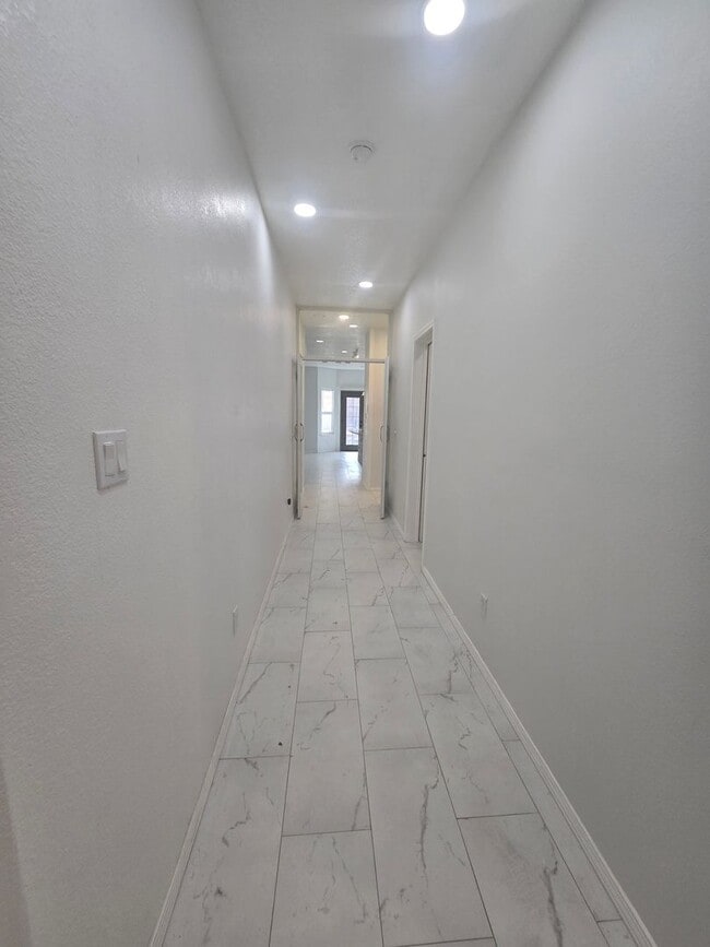 Photo - 3-4 bedroom in Enchanted Hills!