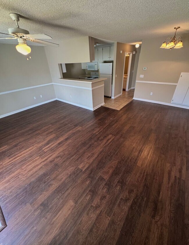 Photo - 128 N Springview Dr