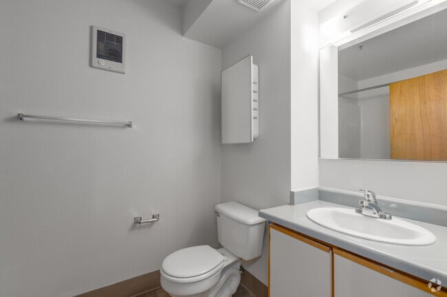Studio - 369SF - Bathroom