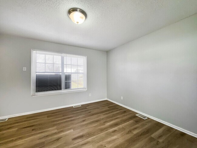 Photo - Updated 3-Bedroom Home with Garage & Deck in Kansas City, KS