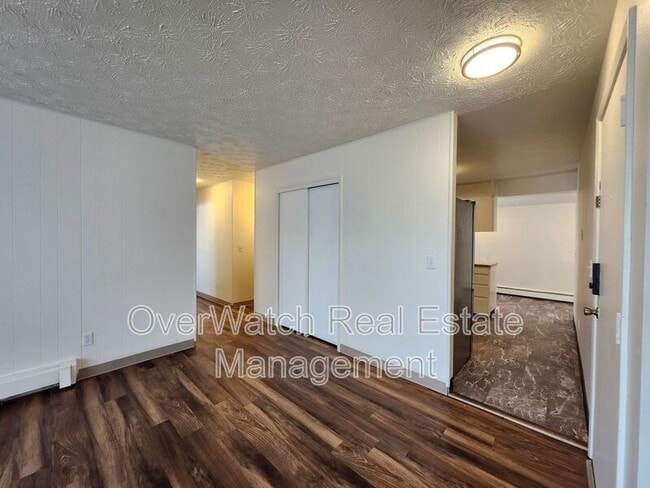 Photo - 3925 E 9th Ave Unit 4