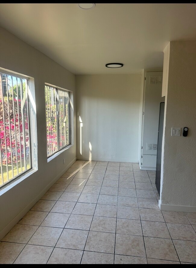 12201 S Willowbrook Ave Unit B