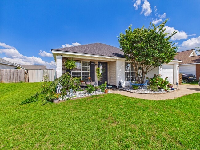 Photo - 117 Millbrook Dr
