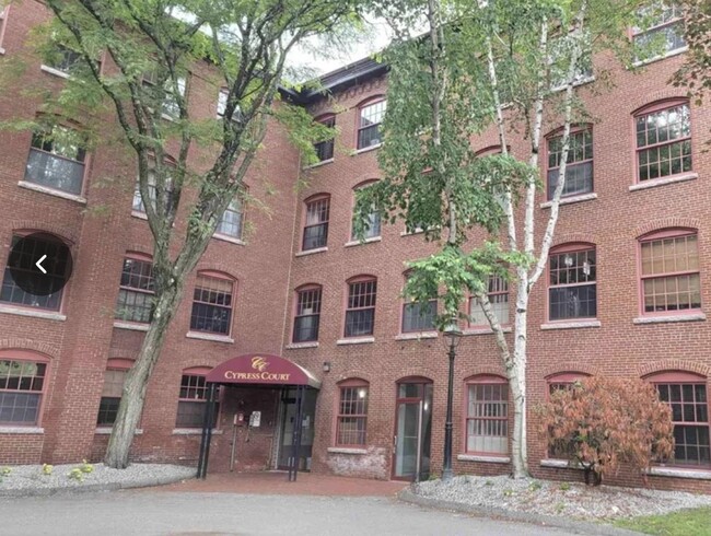 Building Photo - 335 Cypress St Unit 4J