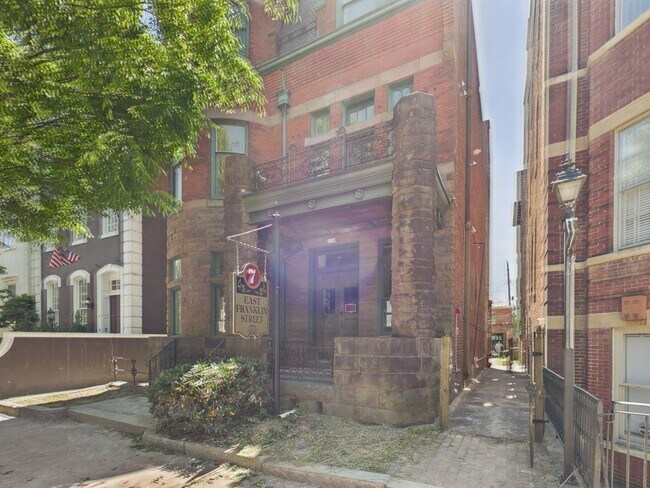 Photo - 7 E Franklin St Unidad 6