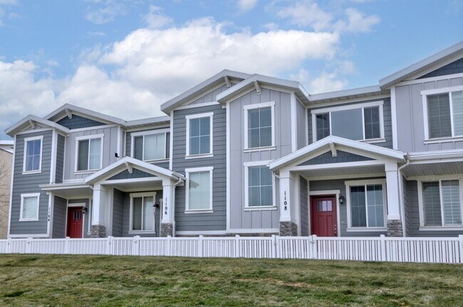 Photo - 1108 Emerald Pools Ln