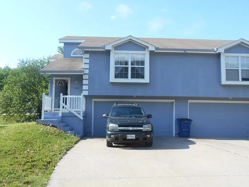 Photo - 507 SW Joy Ct Townhome