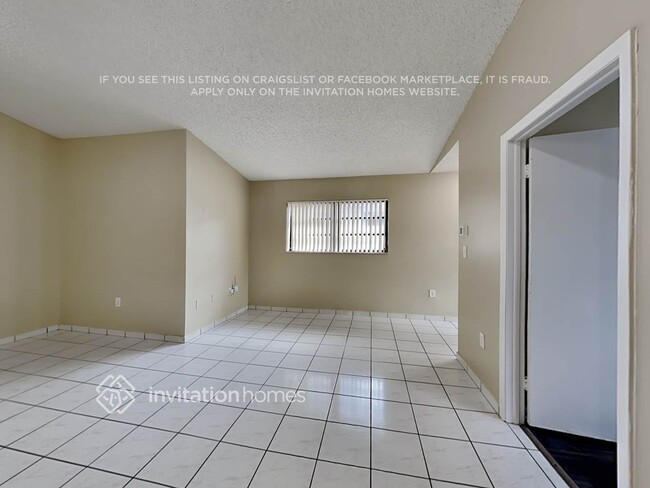 Photo - 2579 W 70th St