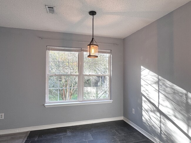 Photo - 4797 Old Mill Ct