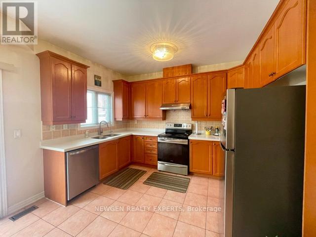 Photo - 42 Crystalview Crescent