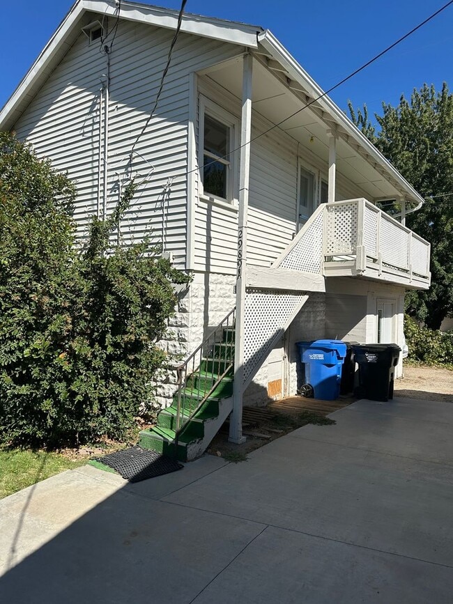 One bedroom, one bath, balcony and great v... - One bedroom, one bath, balcony and great v...