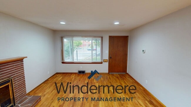 Photo - poplar240 Unit 1