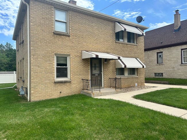 Photo - 3610 S Howell Ave Unit 1