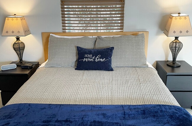 Queen size bedroom area