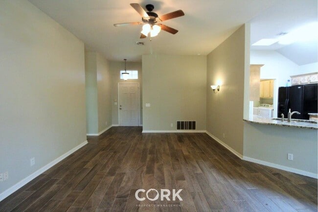 Photo - 927 Castle Rd