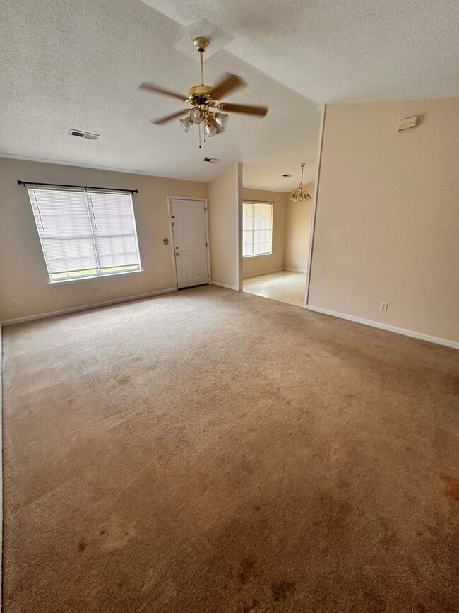 Photo - 2 Green Acre Rd NE Unidad D