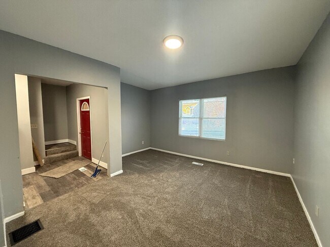 Photo - Large 6 Bed Single Family Home in MPLS!