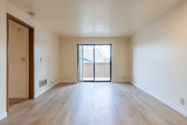 Photo - Park Royal Apartments