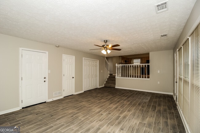 Photo - 2079 Winsburg Dr