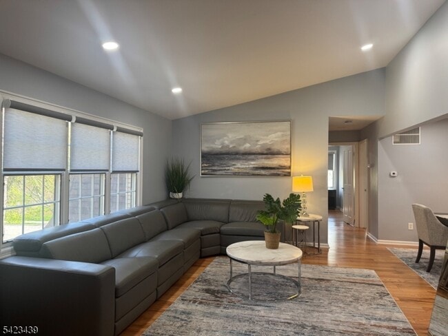 Building Photo - 50 Falls Bridge Dr Unit 50