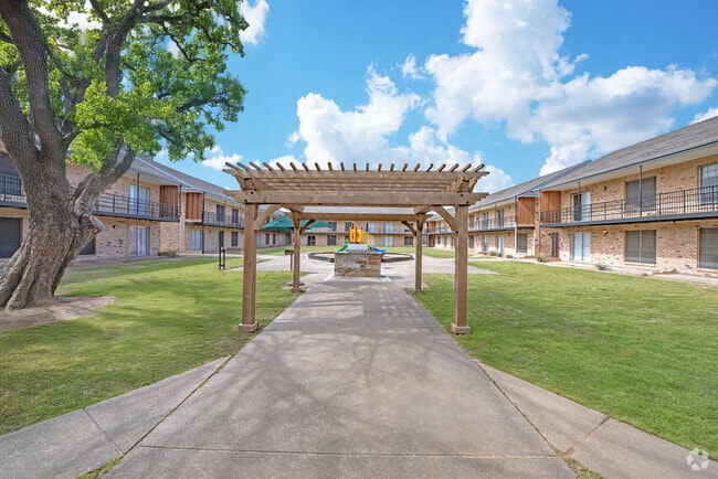 Building Photo - The Bristols Rental
